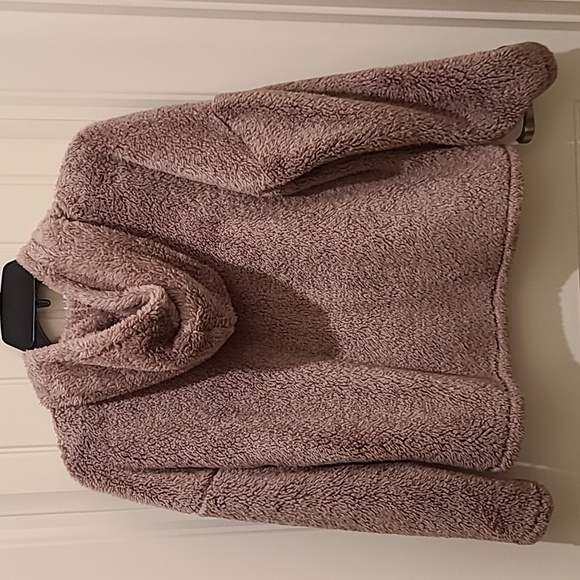 This is a Charlotte Russe top - Picture 2 of 3